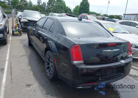 2019 Chrysler 300 из США, поврежденный, VIN 2C3CCABG9KH617937